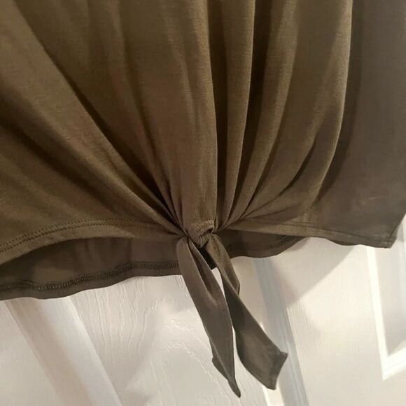 Express Army Green Tie Front Tee Short Sleeve Top y’all nwt large - Picture 5 of 8